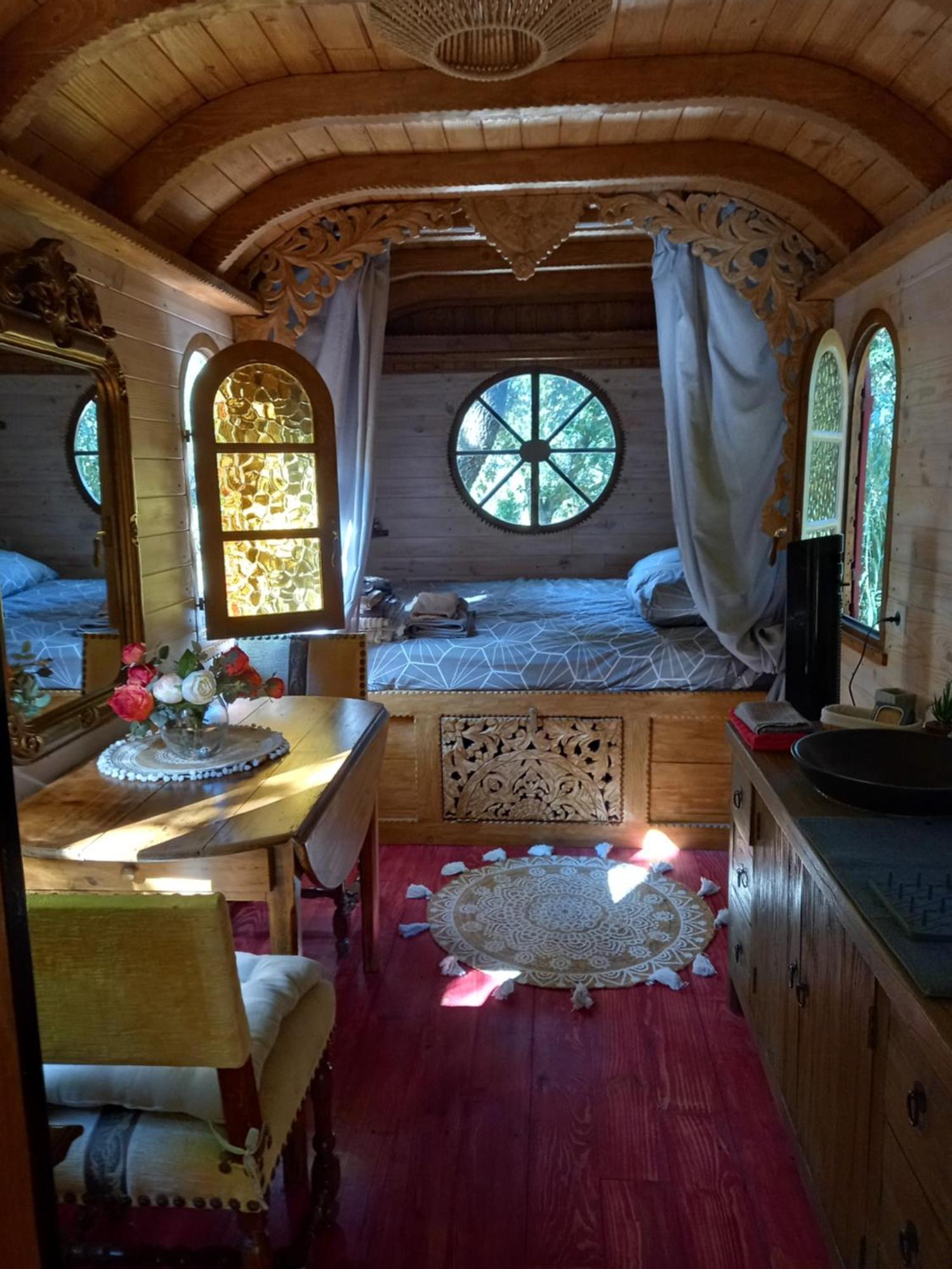 La Roulotte Du Petit Paradis Сен-Реми-де-Прованс Экстерьер фото